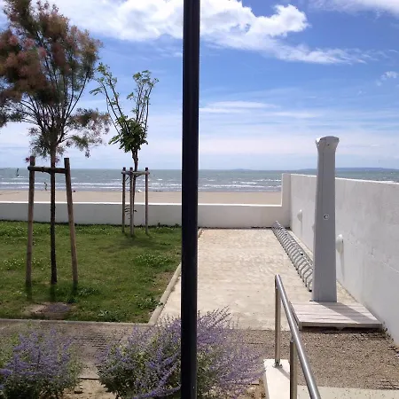 Les Plages Du Grand Vallen - Residence Chateau Leenhardt Le Grau-du-Roi Esterno foto